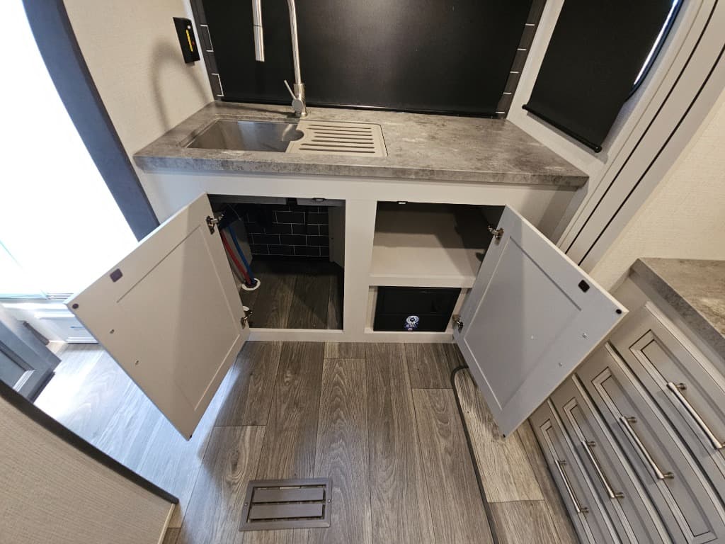 2024 Keystone RV 2024 Keystone RV Cougar Half-Ton - thumbnail 32