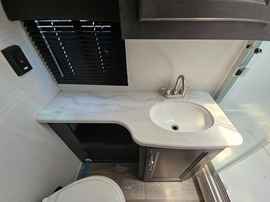 2024 Keystone RV 2024 Keystone RV Cougar Half-Ton - thumbnail 37