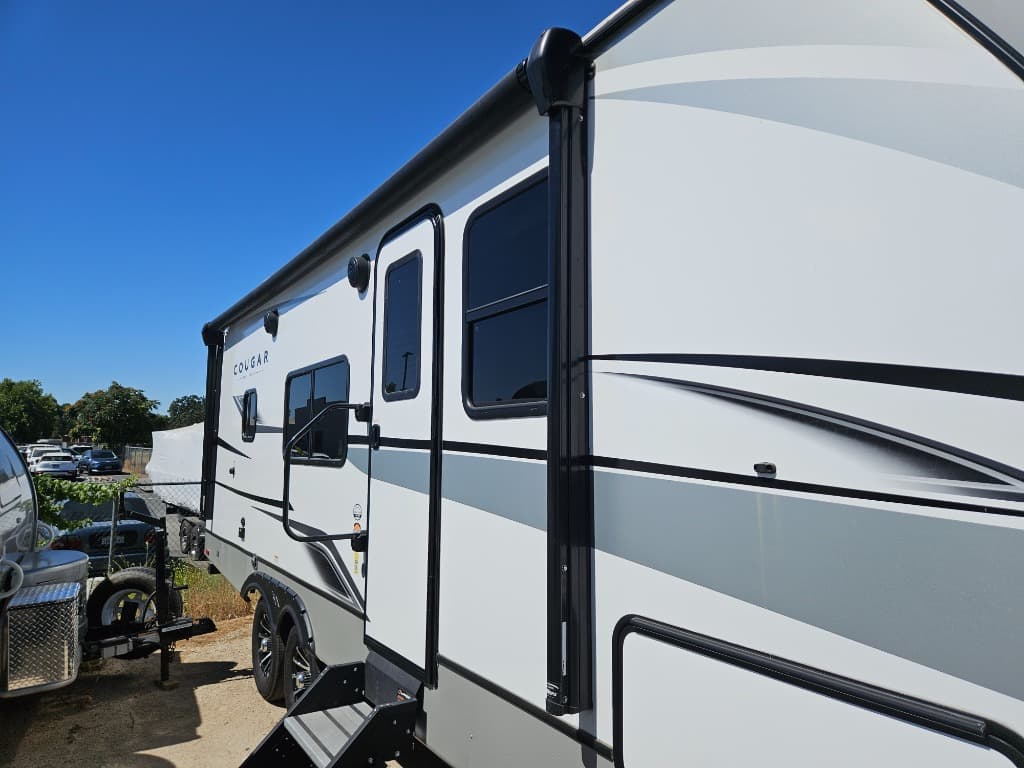 2024 Keystone RV 2024 Keystone RV Cougar Half-Ton - thumbnail 44