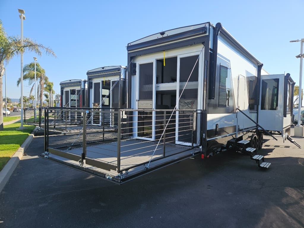 2026 Brinkley RV 2026 Brinkley RV Model G - thumbnail 3