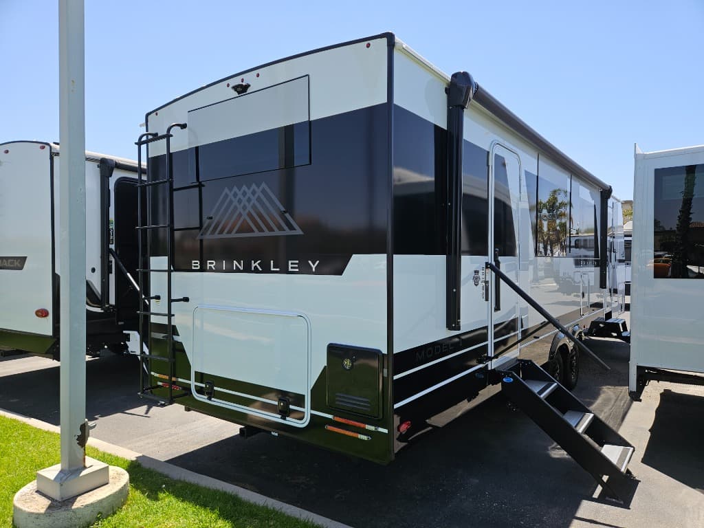 2026 Brinkley RV 2026 Brinkley RV Model I - thumbnail 3