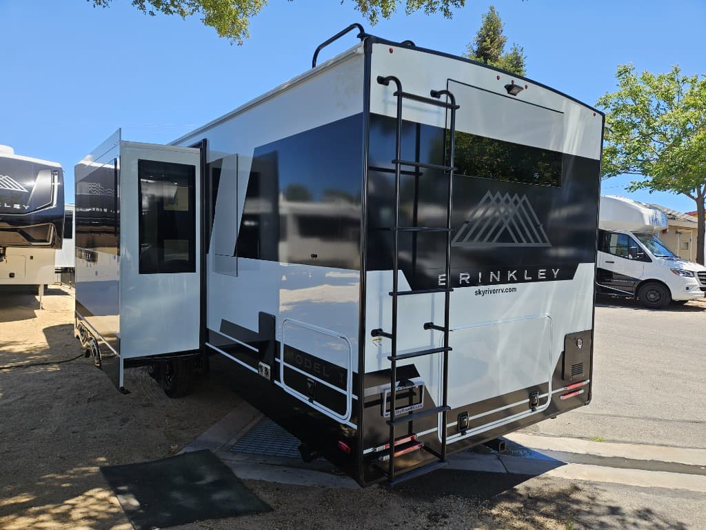 2026 Brinkley RV 2026 Brinkley RV Model I - thumbnail 5