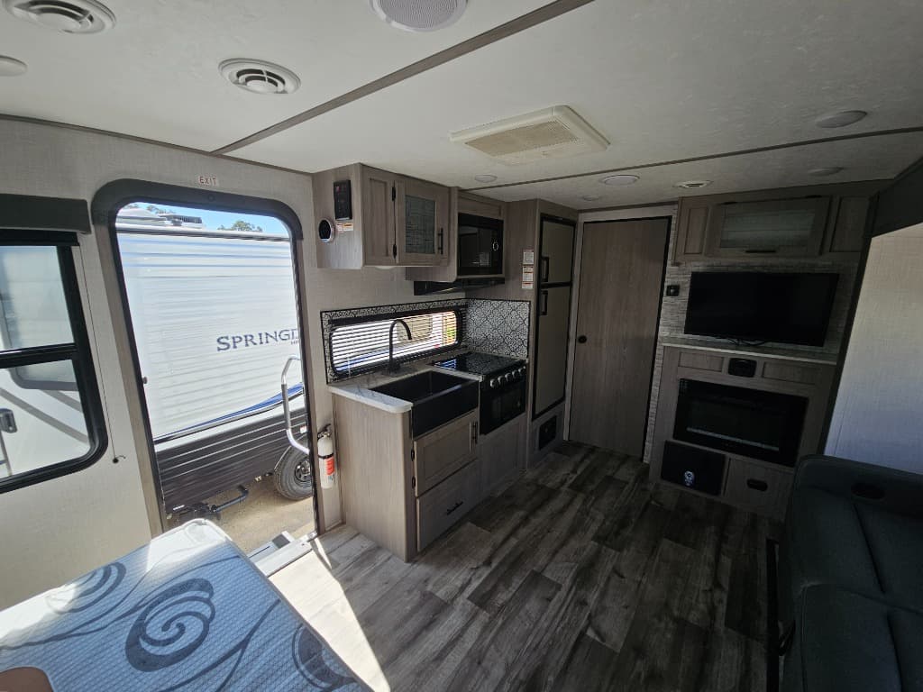 2023 Dutchmen 2023 Dutchmen Coleman Light - thumbnail 10