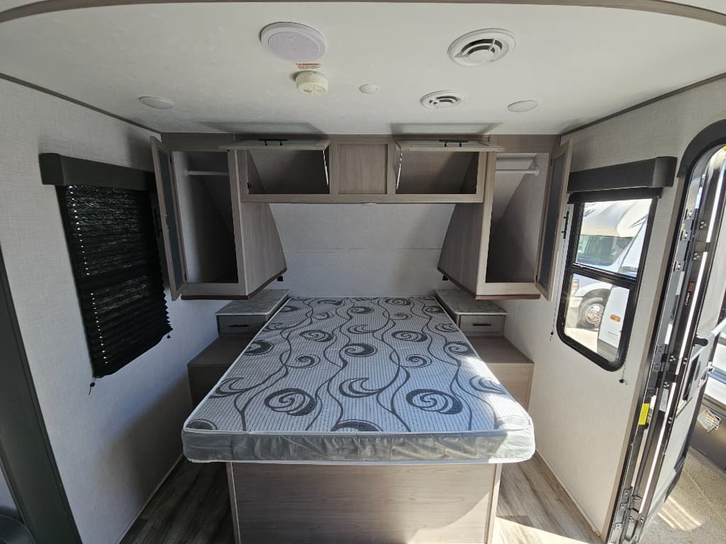 2023 Dutchmen 2023 Dutchmen Coleman Light - thumbnail 12