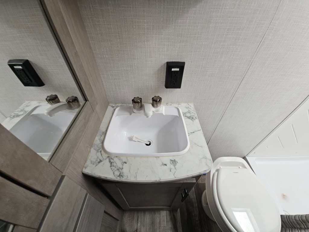 2023 Dutchmen 2023 Dutchmen Coleman Light - thumbnail 32