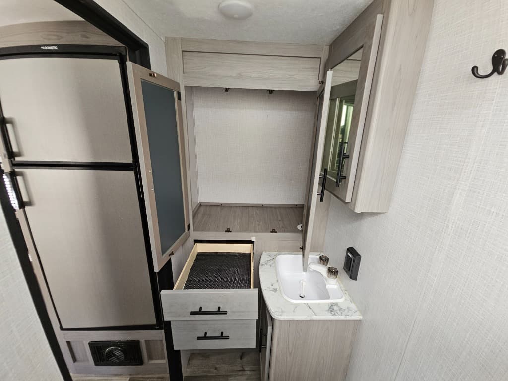 2023 Dutchmen 2023 Dutchmen Coleman Light - thumbnail 34