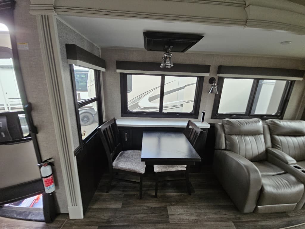 2022 Jayco 2022 Jayco Pinnacle - thumbnail 9