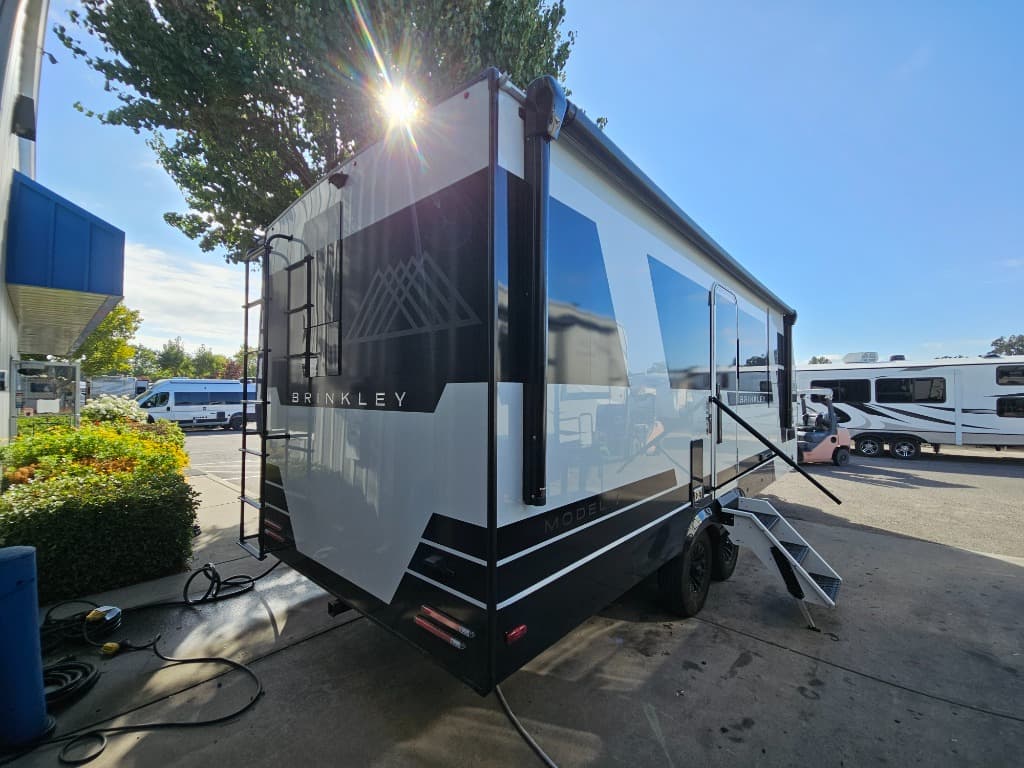 2026 Brinkley RV 2026 Brinkley RV Model I - thumbnail 2