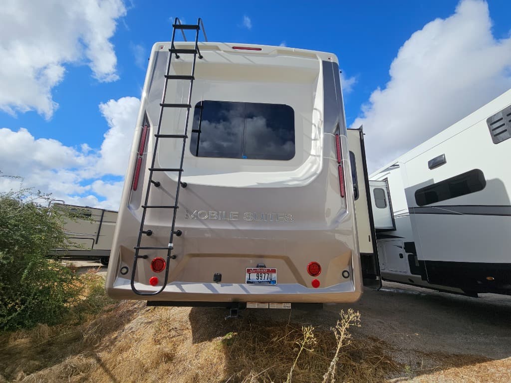 2023 DRV 2023 DRV Mobile Suites MS - thumbnail 4