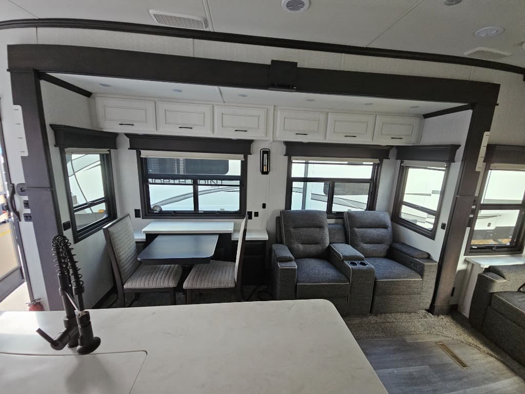 2023 DRV 2023 DRV Mobile Suites MS - thumbnail 9