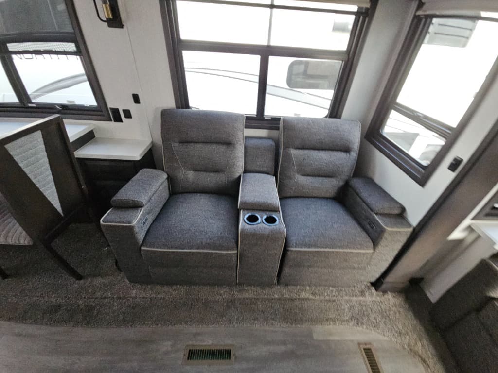 2023 DRV 2023 DRV Mobile Suites MS - thumbnail 14