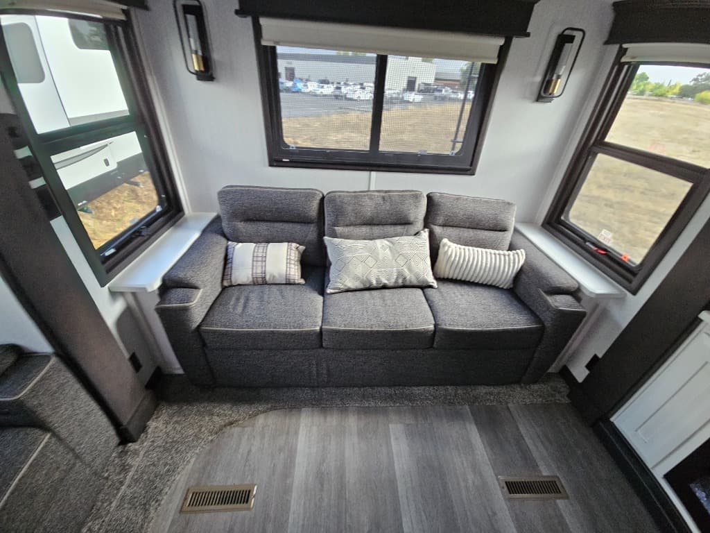 2023 DRV 2023 DRV Mobile Suites MS - thumbnail 17