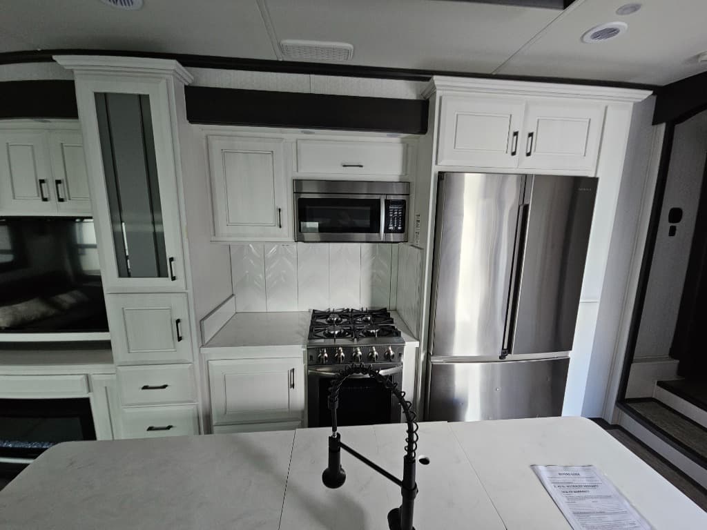 2023 DRV 2023 DRV Mobile Suites MS - thumbnail 24