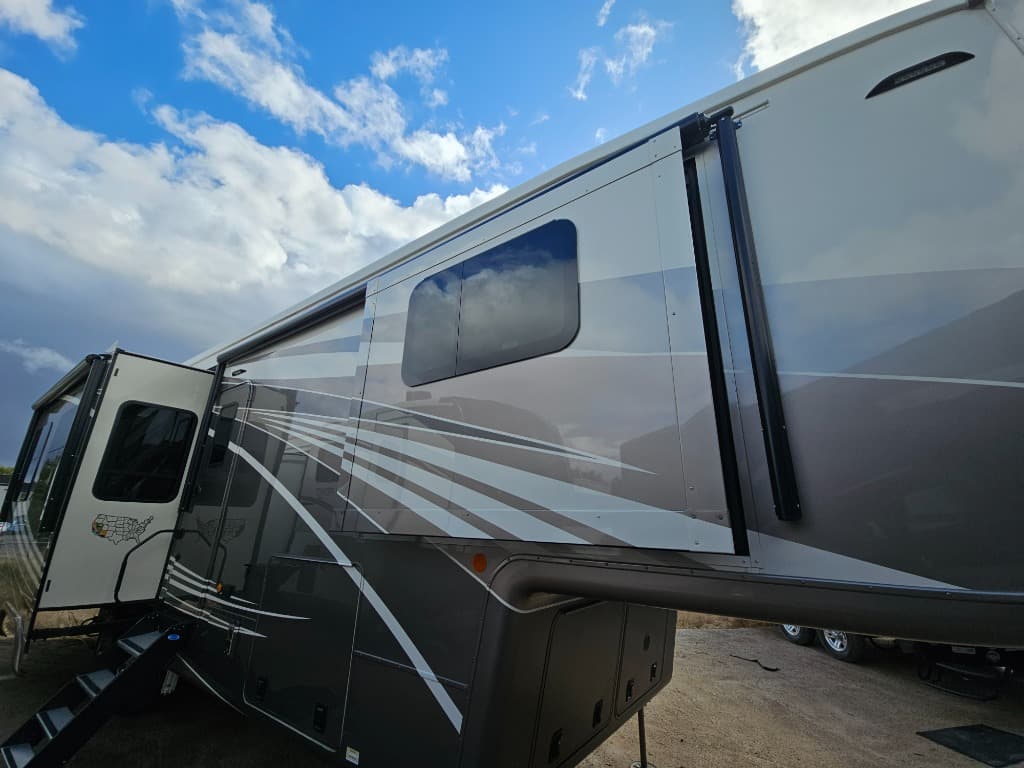 2023 DRV 2023 DRV Mobile Suites MS - thumbnail 48