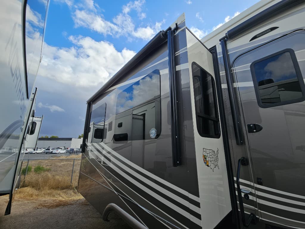 2023 DRV 2023 DRV Mobile Suites MS - thumbnail 49