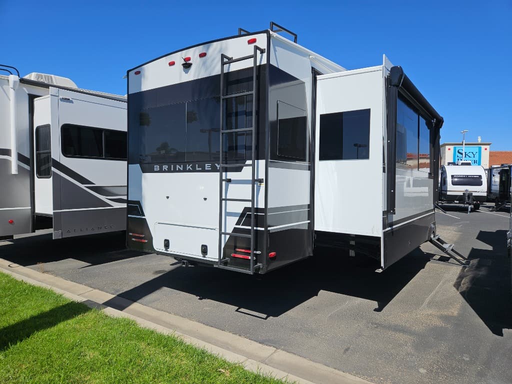 2026 Brinkley RV 2026 Brinkley RV Model Z - thumbnail 3