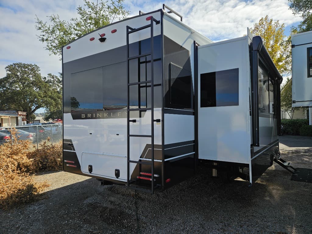 2026 Brinkley RV 2026 Brinkley RV Model Z - thumbnail 3