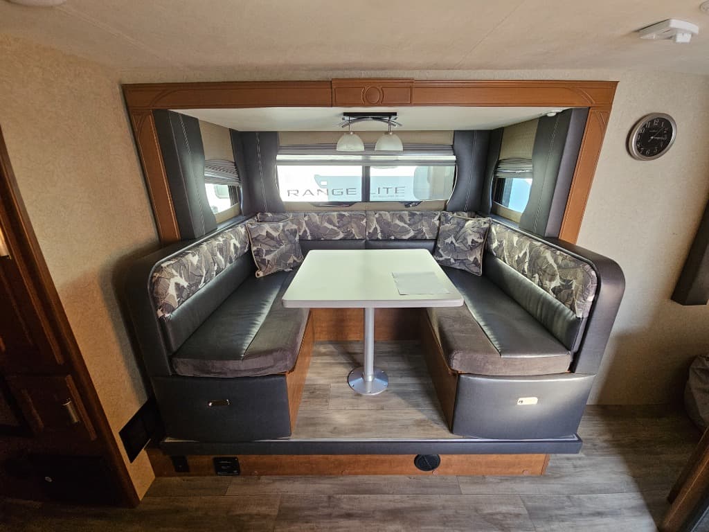 2018 Lance 2018 Lance Travel Trailer - thumbnail 9