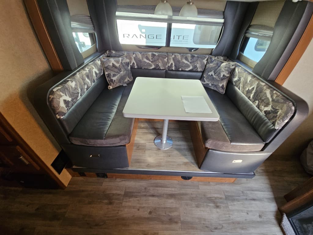 2018 Lance 2018 Lance Travel Trailer - thumbnail 10