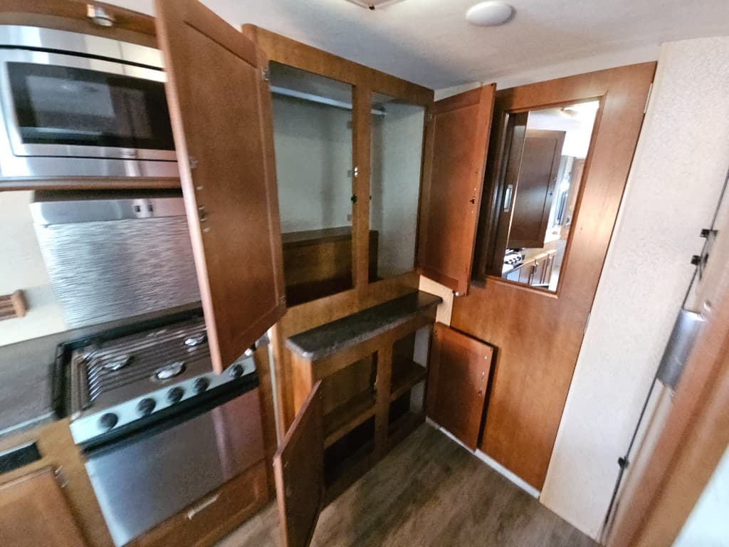 2018 Lance 2018 Lance Travel Trailer - thumbnail 16