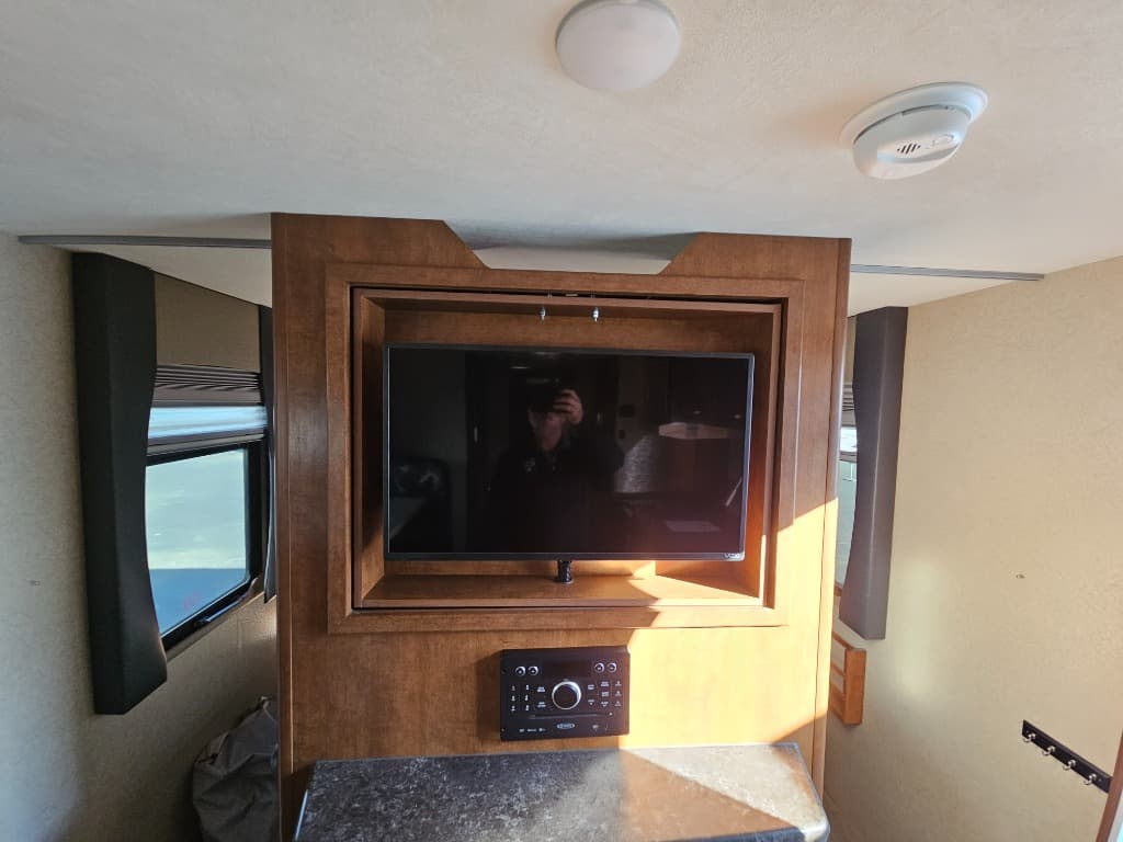 2018 Lance 2018 Lance Travel Trailer - thumbnail 27