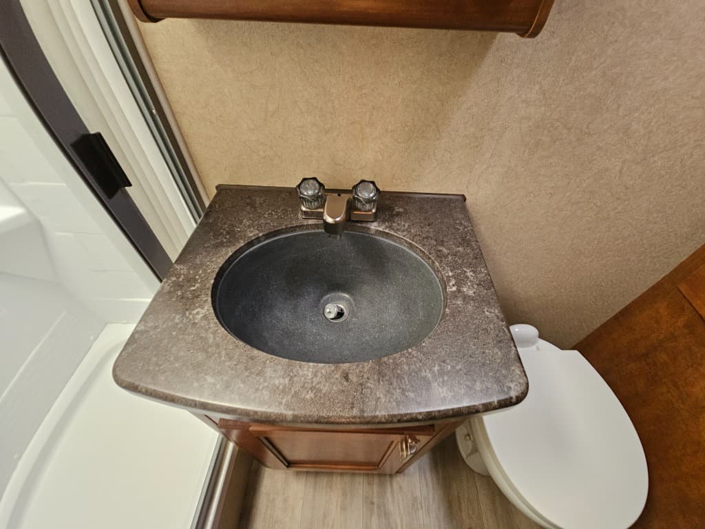 2018 Lance 2018 Lance Travel Trailer - thumbnail 37