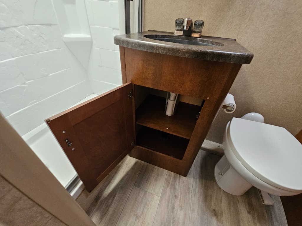 2018 Lance 2018 Lance Travel Trailer - thumbnail 38