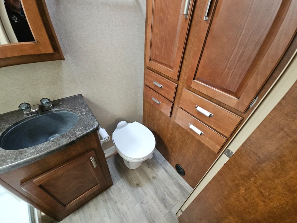 2018 Lance 2018 Lance Travel Trailer - thumbnail 39