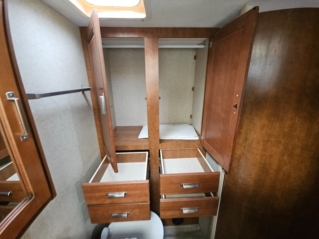 2018 Lance 2018 Lance Travel Trailer - thumbnail 40