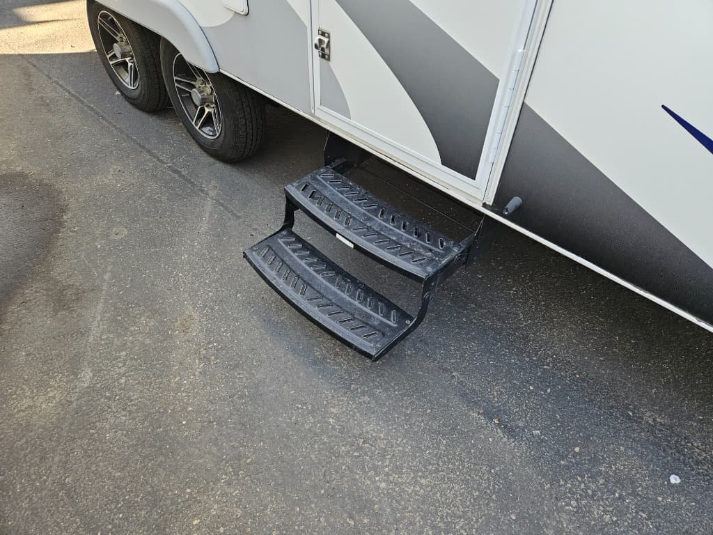 2018 Lance 2018 Lance Travel Trailer - thumbnail 45