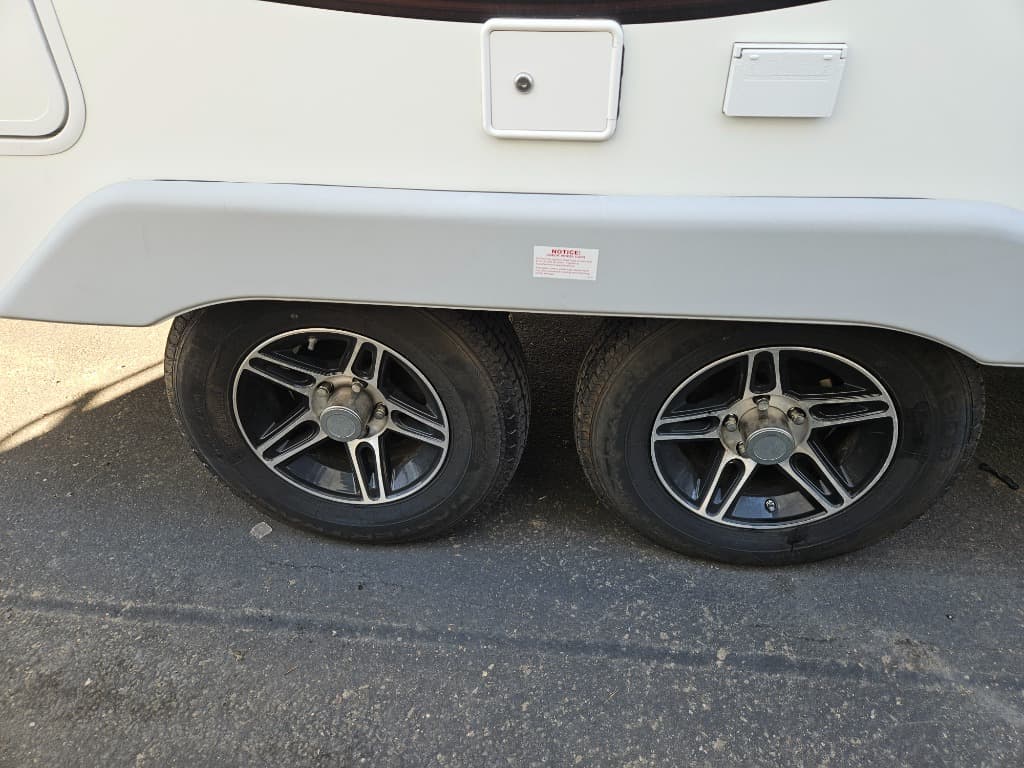 2018 Lance 2018 Lance Travel Trailer - thumbnail 47