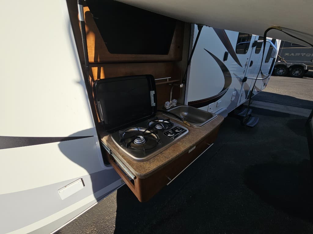 2018 Lance 2018 Lance Travel Trailer - thumbnail 48