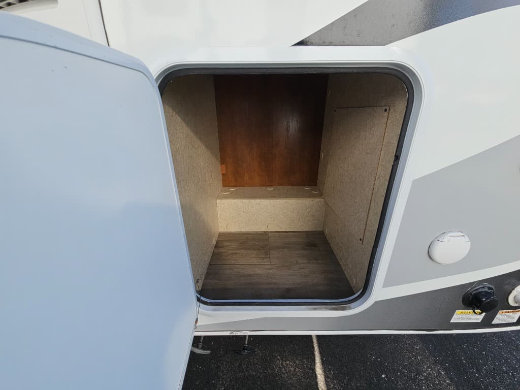 2018 Lance 2018 Lance Travel Trailer - thumbnail 52