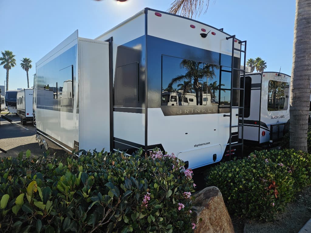 2026 Brinkley RV 2026 Brinkley RV Model Z - thumbnail 4