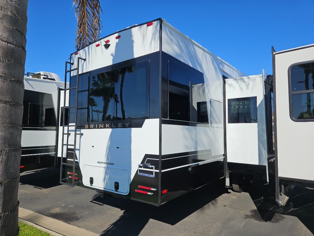 2026 Brinkley RV 2026 Brinkley RV Model Z - thumbnail 3