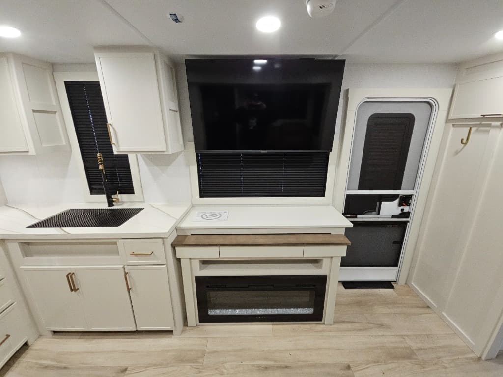 2026 Brinkley RV 2026 Brinkley RV Model I - thumbnail 8