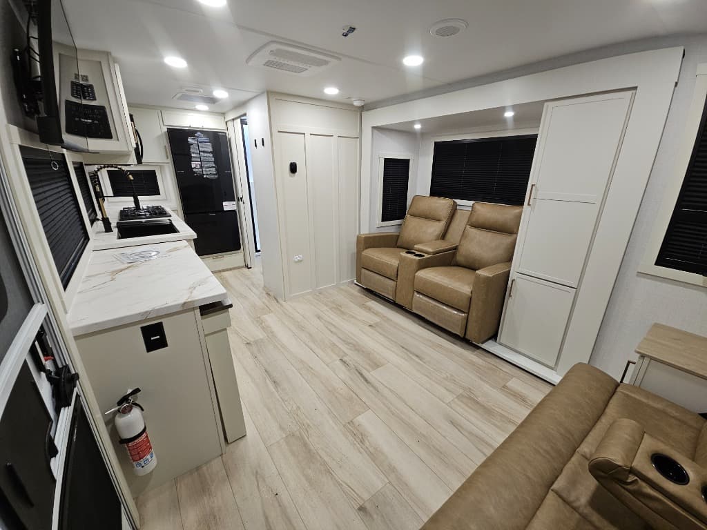 2026 Brinkley RV 2026 Brinkley RV Model Ix - thumbnail 6