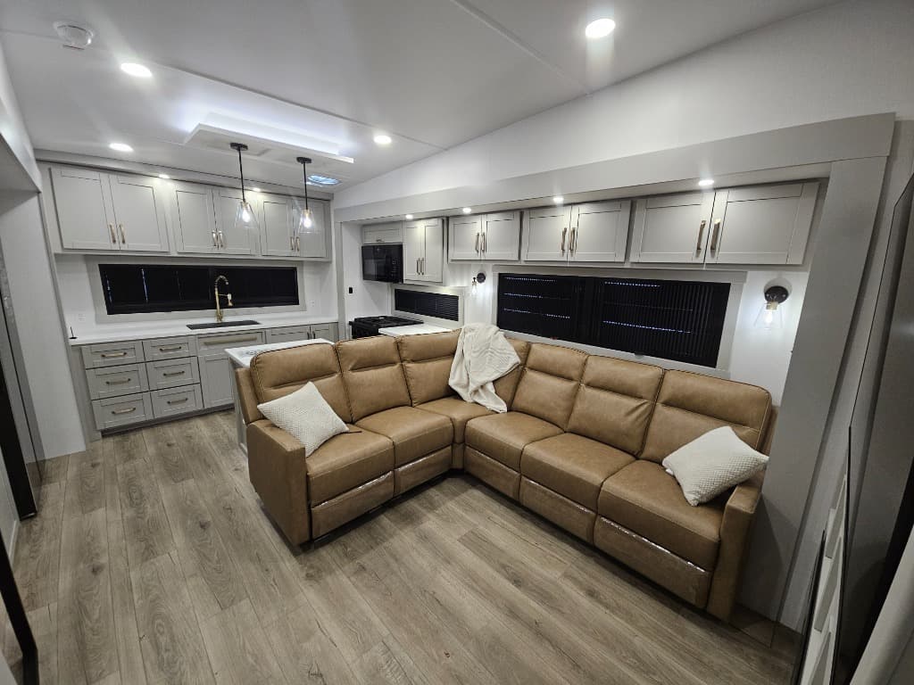 2026 Brinkley RV 2026 Brinkley RV Model Z - thumbnail 3