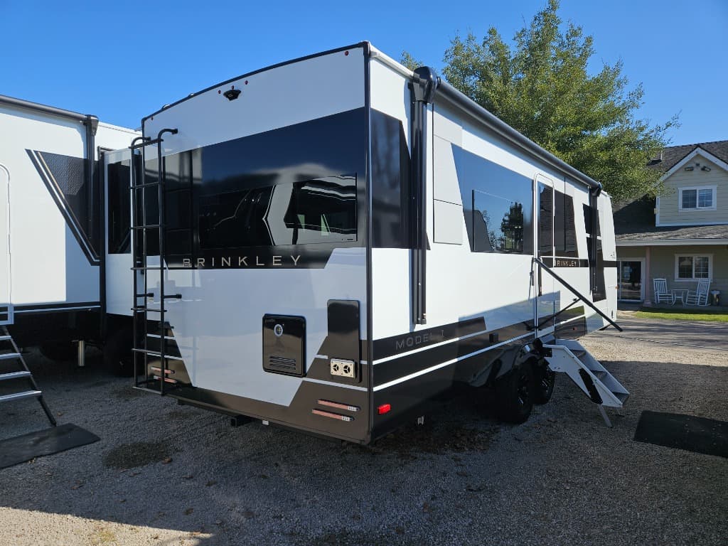2026 Brinkley RV 2026 Brinkley RV Model I - thumbnail 3