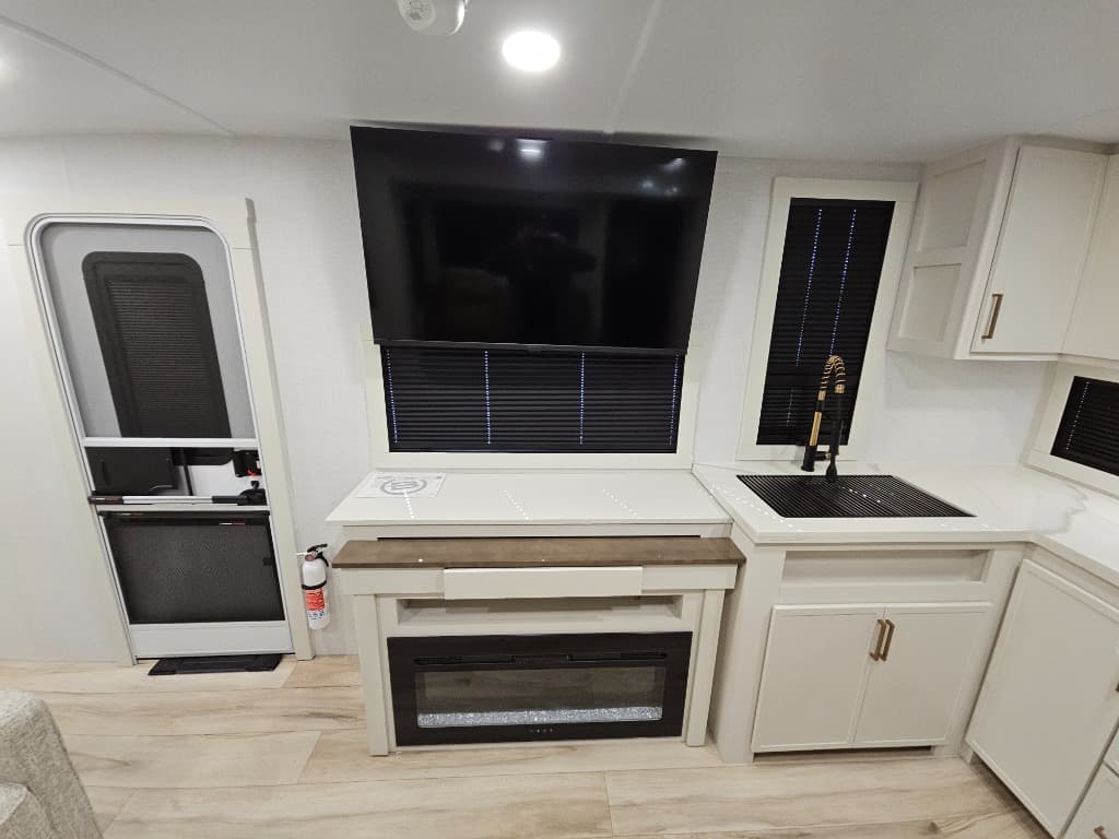 2026 Brinkley RV 2026 Brinkley RV Model I - thumbnail 10