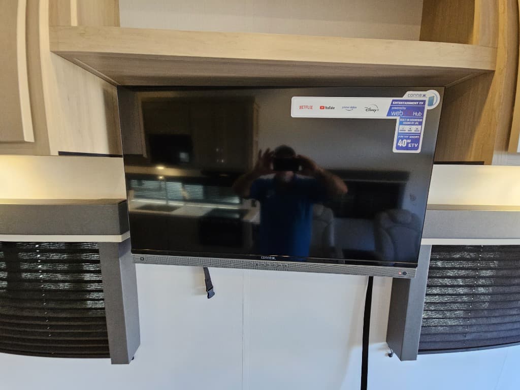 2025 Keystone RV 2025 Keystone RV Raptor Carbon Series - thumbnail 14