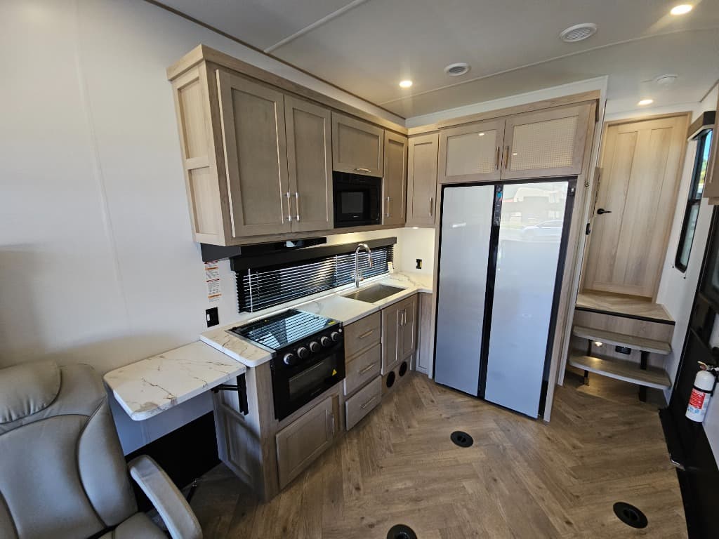 2025 Keystone RV 2025 Keystone RV Raptor Carbon Series - thumbnail 21