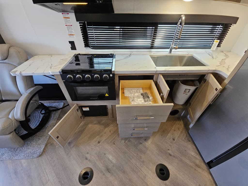 2025 Keystone RV 2025 Keystone RV Raptor Carbon Series - thumbnail 27