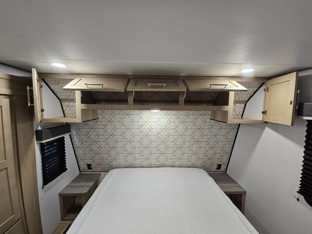 2025 Keystone RV 2025 Keystone RV Raptor Carbon Series - thumbnail 42