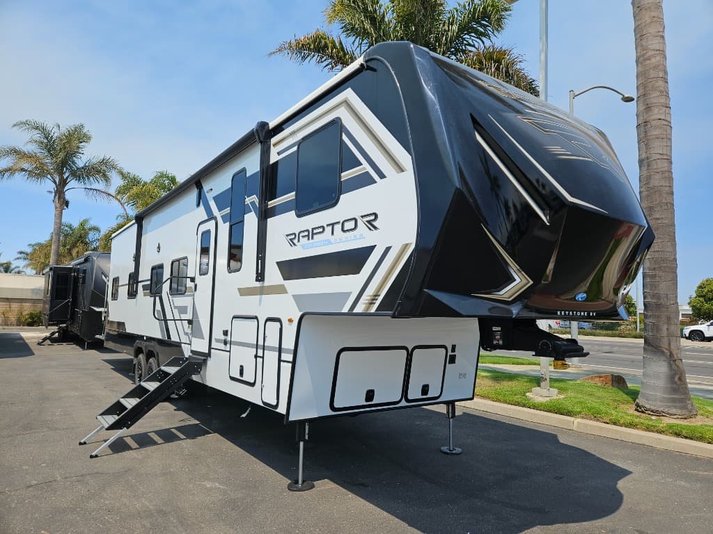 2025 Keystone RV Raptor Carbon Series 363