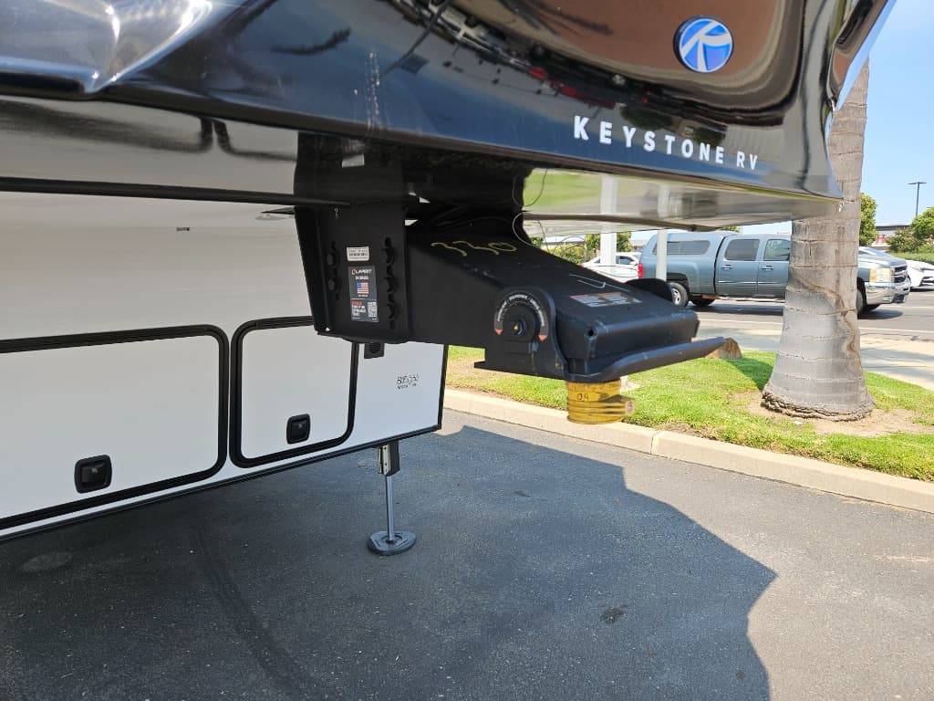 2025 Keystone RV 2025 Keystone RV Raptor Carbon Series - thumbnail 8