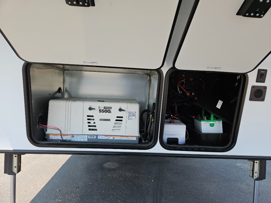 2025 Keystone RV 2025 Keystone RV Raptor Carbon Series - thumbnail 9