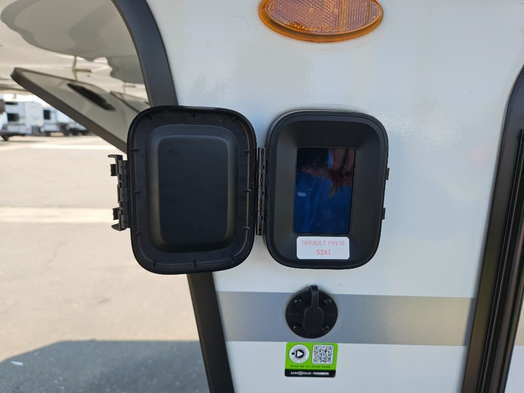 2025 Keystone RV 2025 Keystone RV Raptor Carbon Series - thumbnail 31