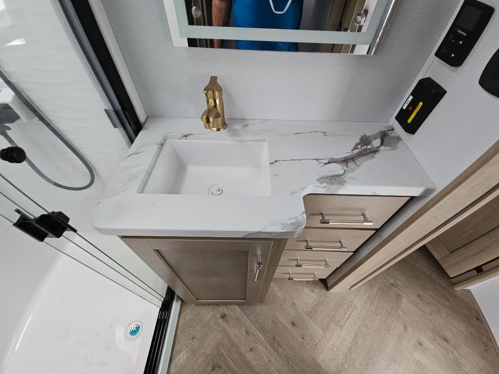 2025 Keystone RV 2025 Keystone RV Raptor Carbon Series - thumbnail 46