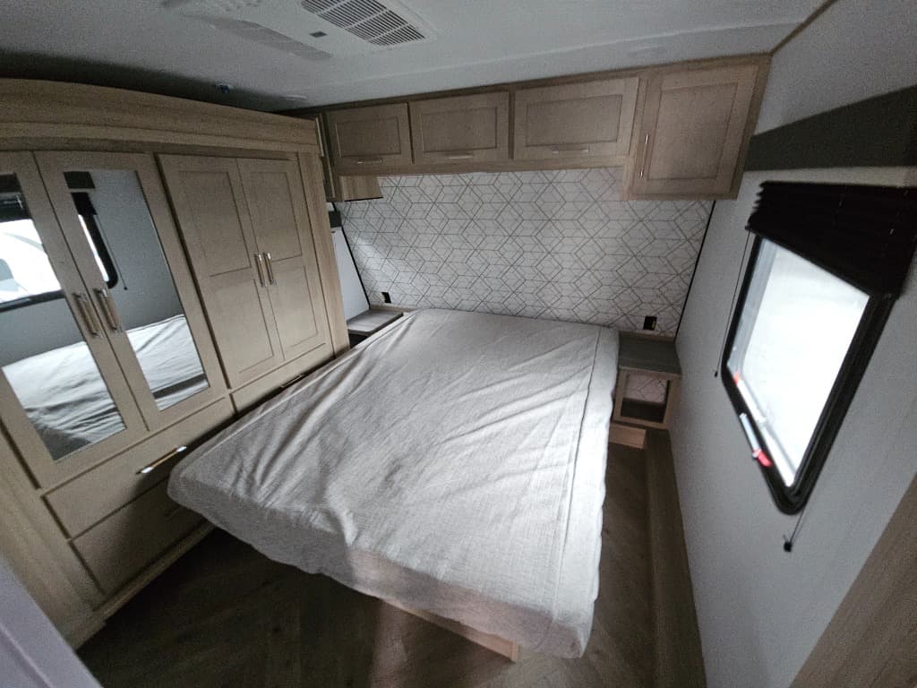 2025 Keystone RV 2025 Keystone RV Raptor Carbon Series - thumbnail 47